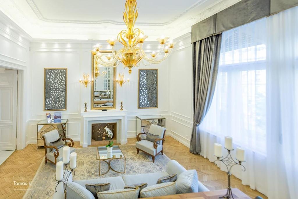 Bpr The Golden Astoria With Balcony And A/C Budapeste Exterior foto